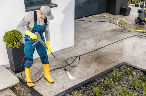 Best Garage Pressure Washing  in Thorp, WI